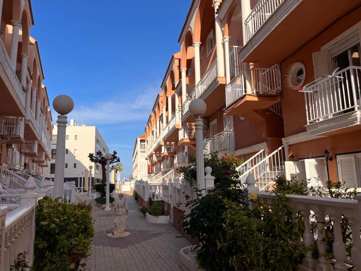 Apj Emperadores Apartment With Swimming Pool, 100 M From Beach La Mata La Mata  Dış mekan fotoğraf